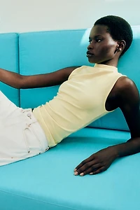 SLEEVELESS TOP
