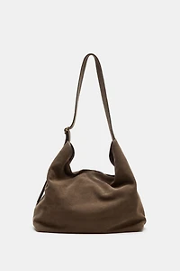 MAXI LEATHER BUCKET BAG WITH RING DETAIL