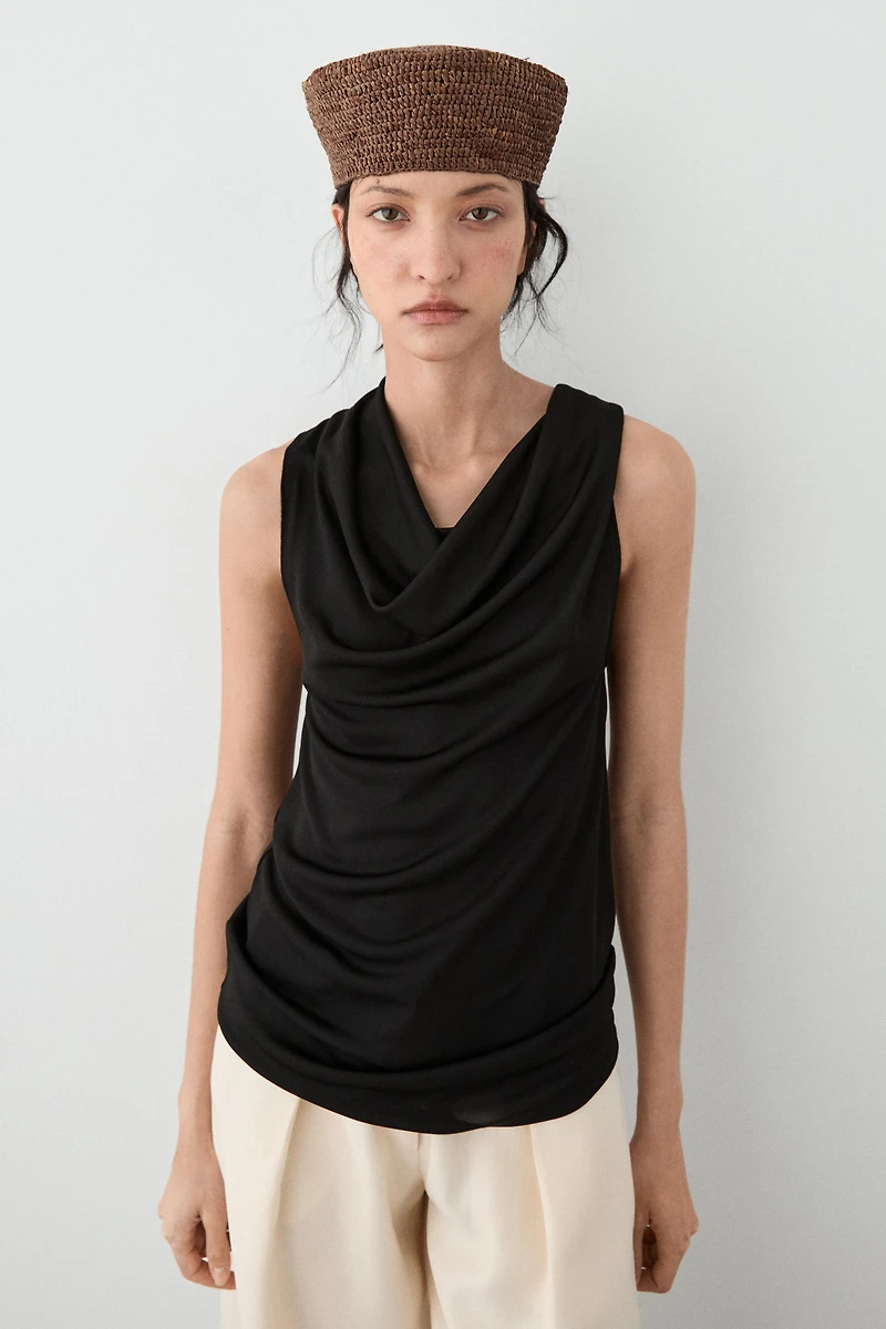 Flowing top with knot detail