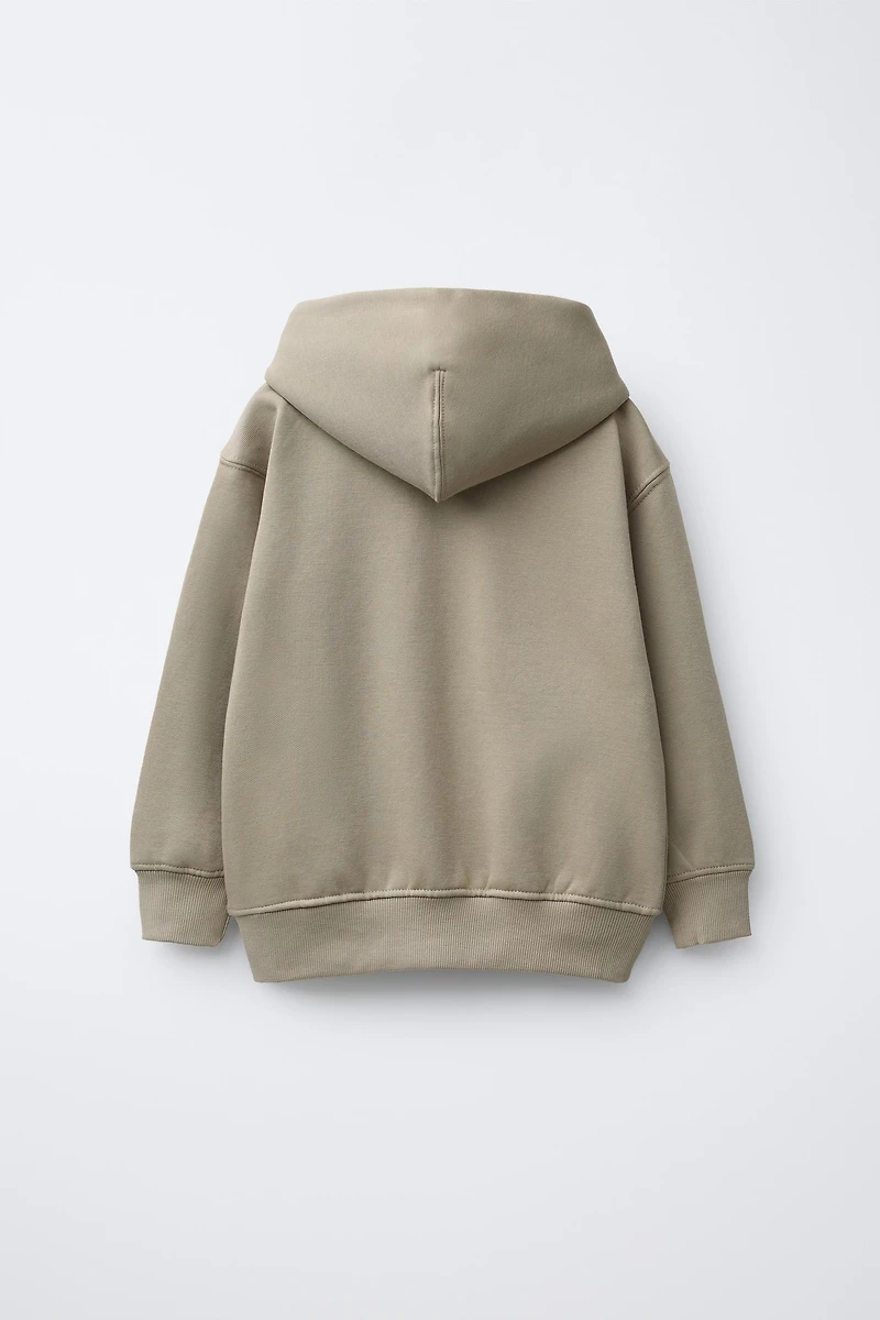 BASIC HOODED SWEATSHIRT