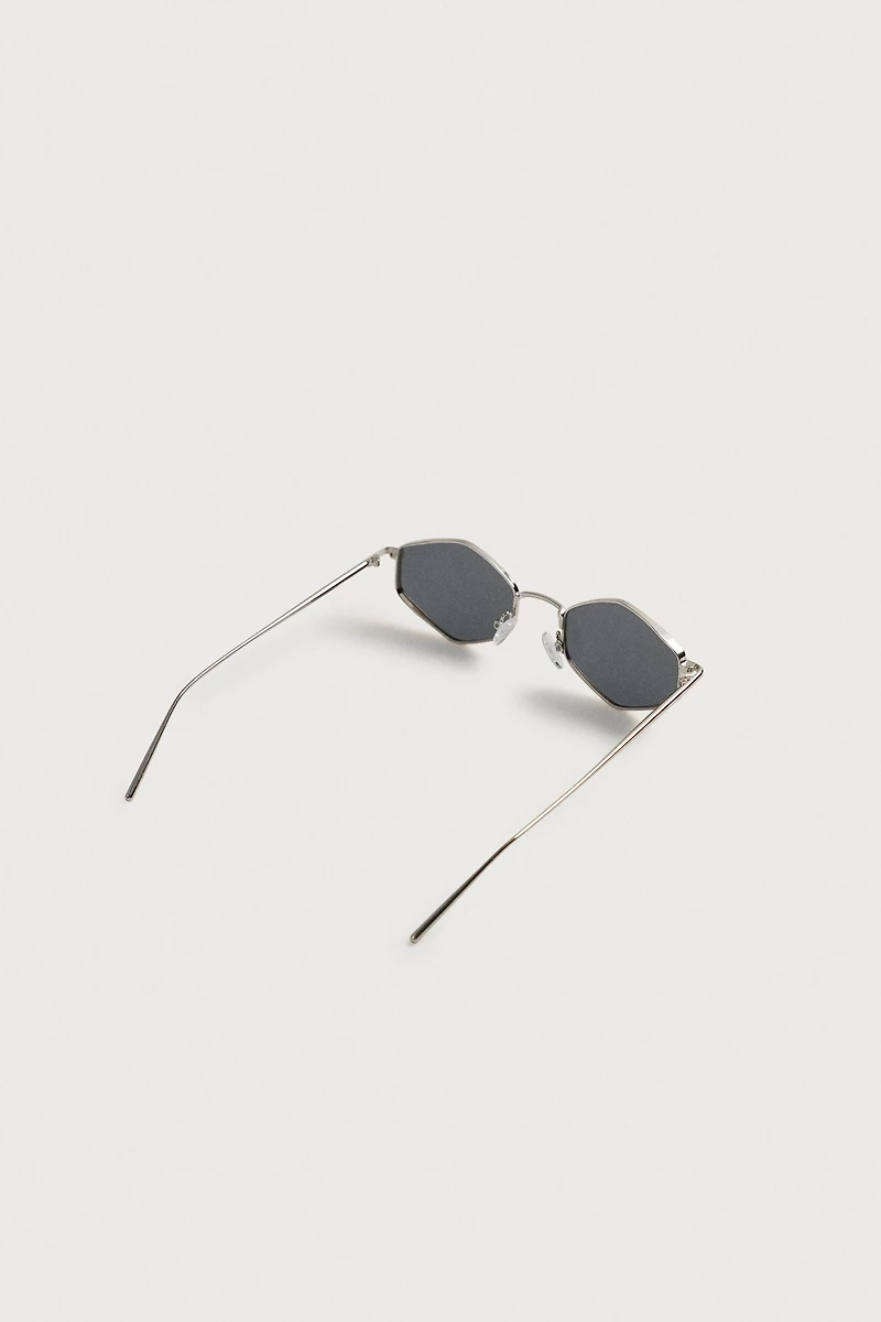 GEOMETRIC FRAME SUNGLASSES