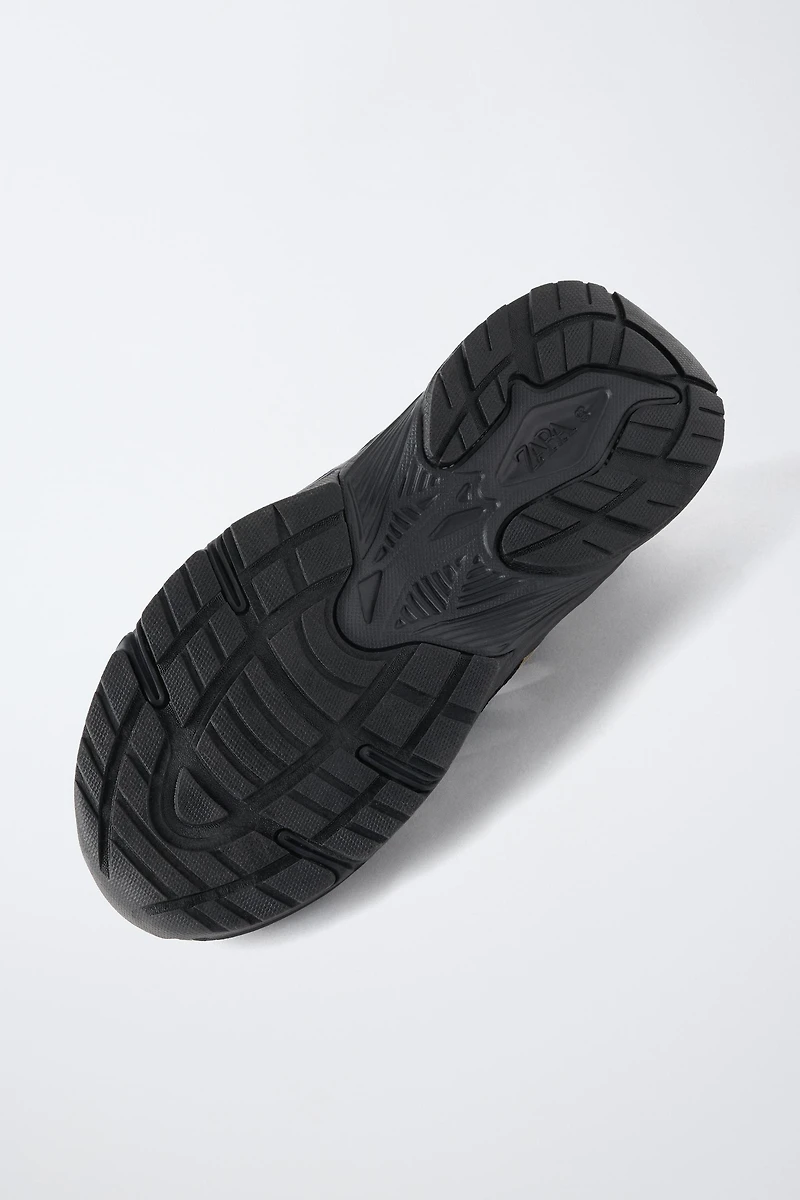 FISHERMAN SNEAKERS