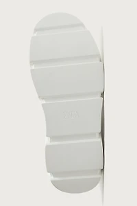 CHUNKY SOLE SNEAKERS