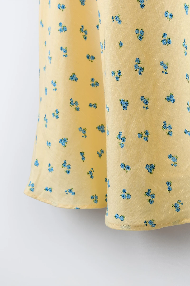 ROBE À FRONCES ET FLEURS