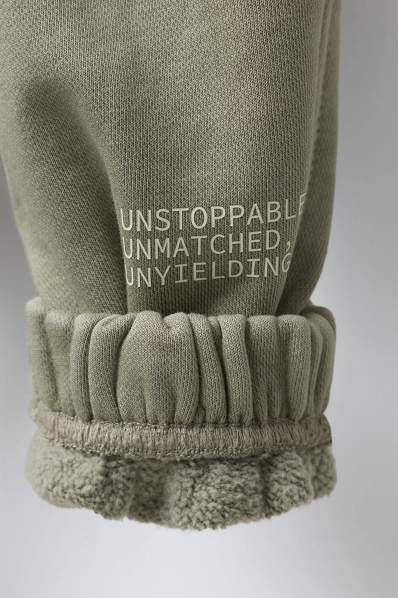 GARMENT DYE SWEATSHIRT AND JOGGER PANTS SET