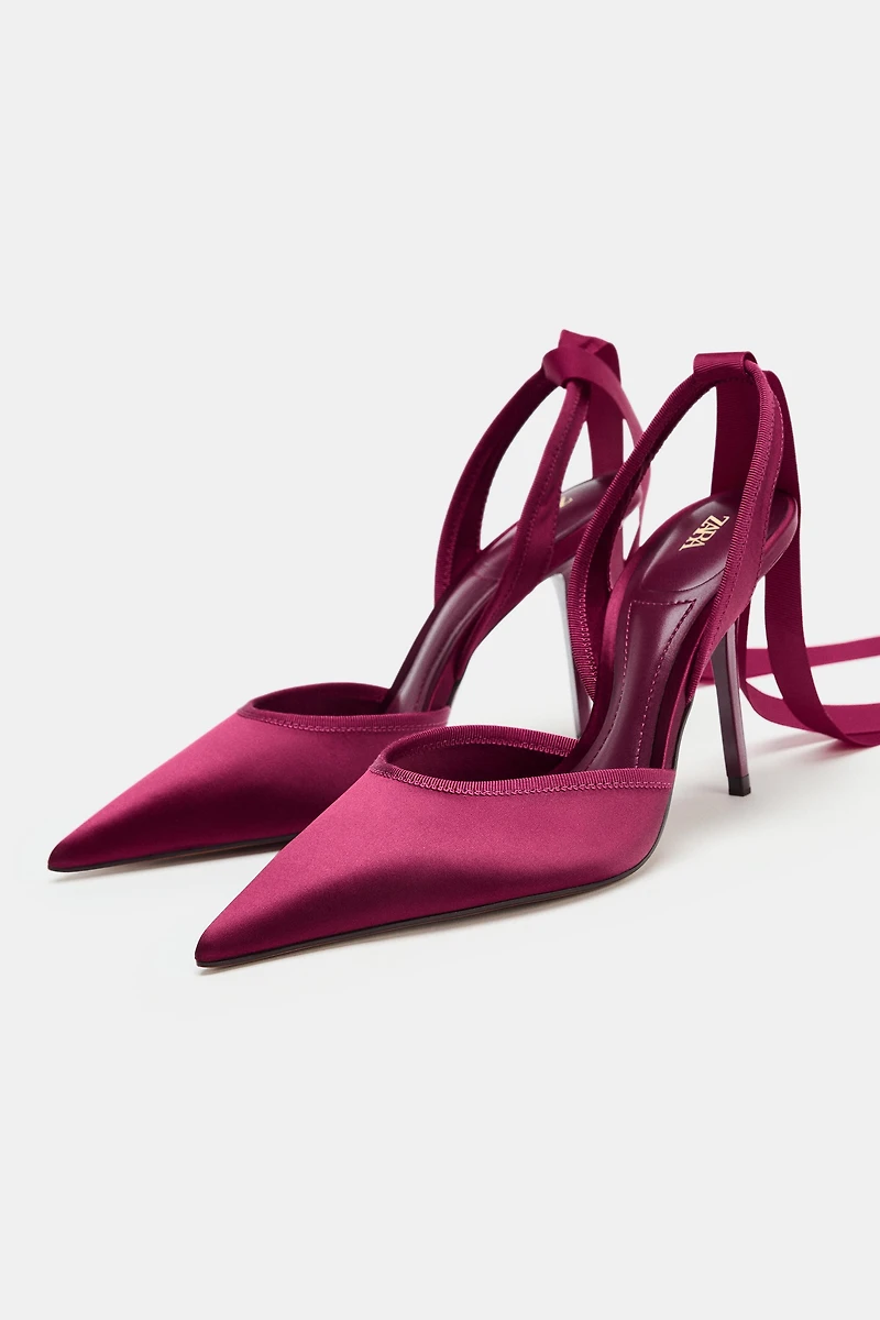 CHAUSSURES OUVERTES À TALONS ET BRIDES