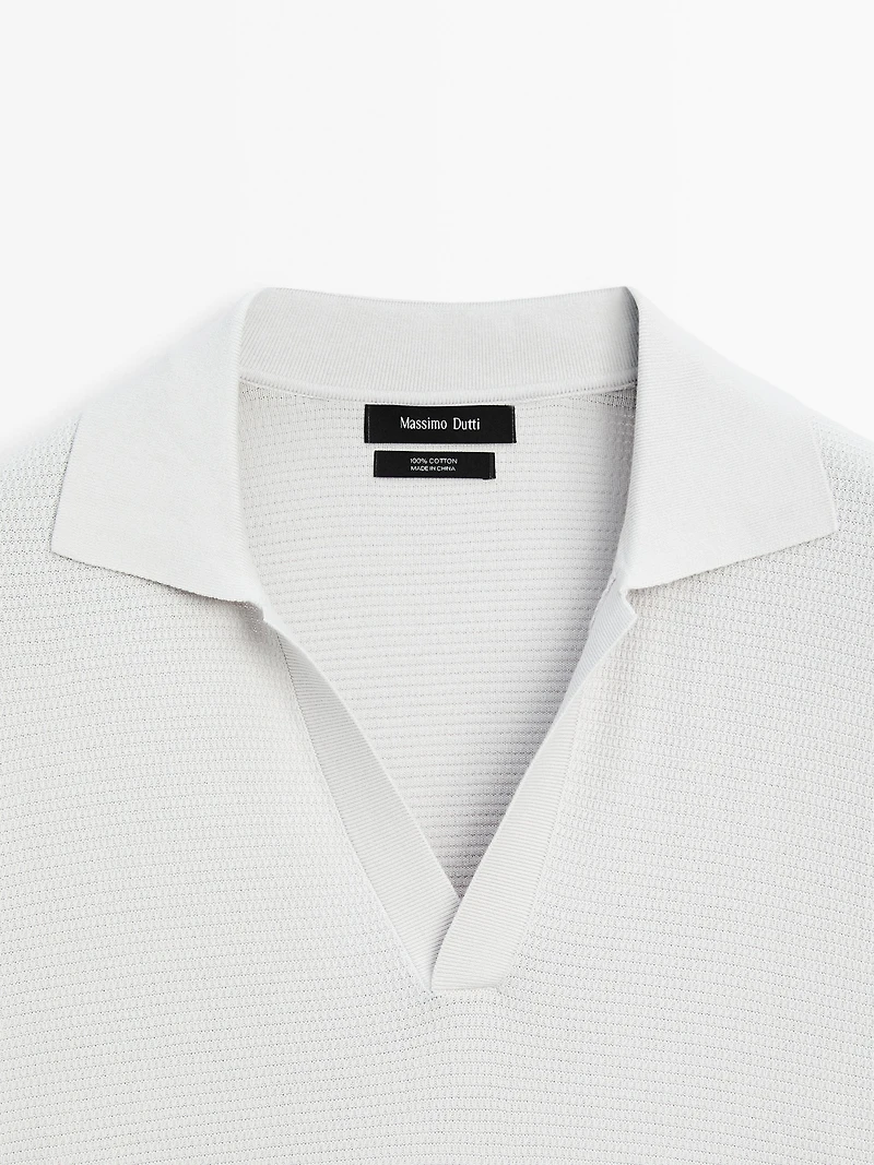 Polo en maille à col V