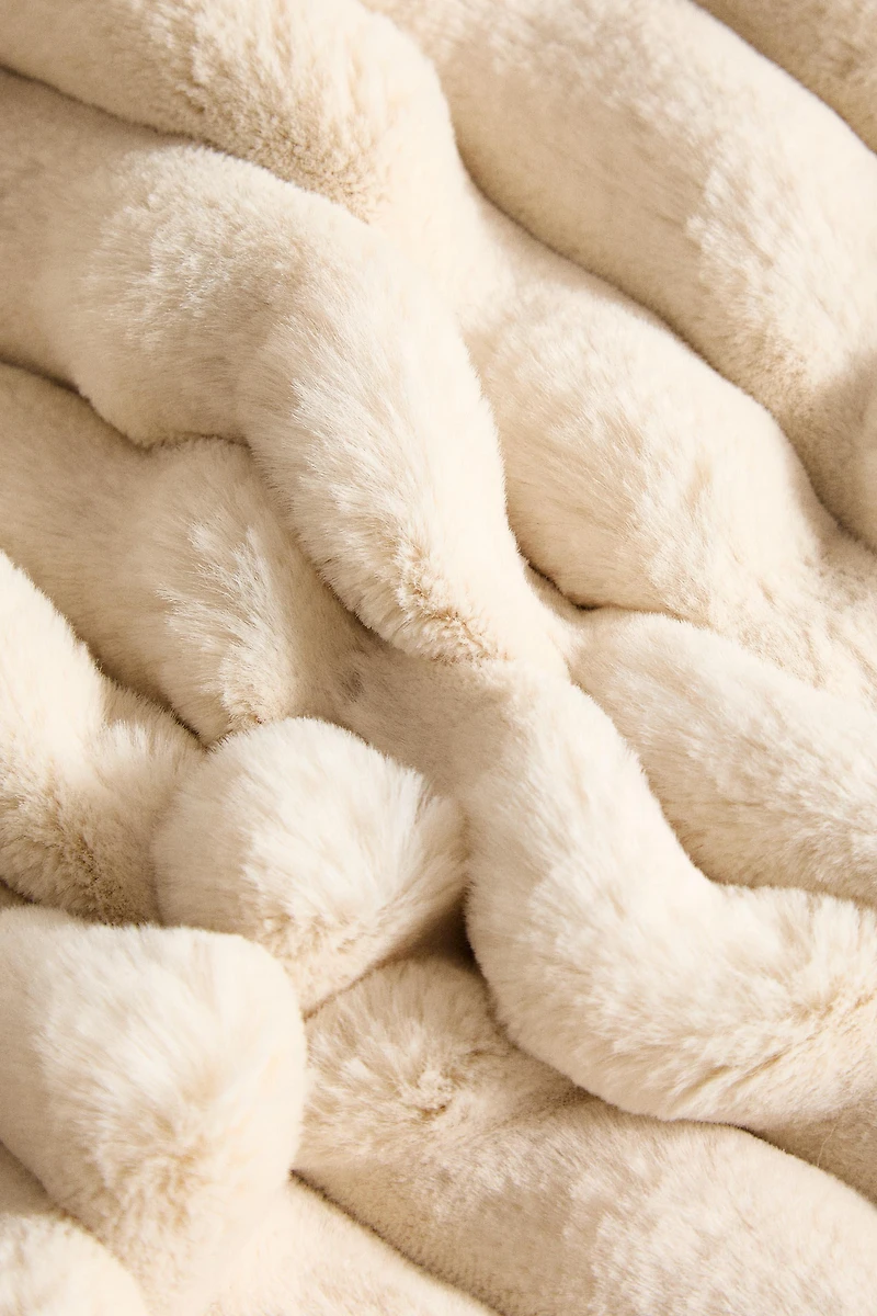 TEXTURED FAUX FUR BLANKET