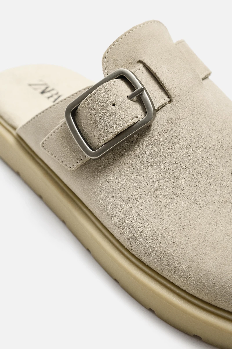 LEATHER BUCKLE CLOGS