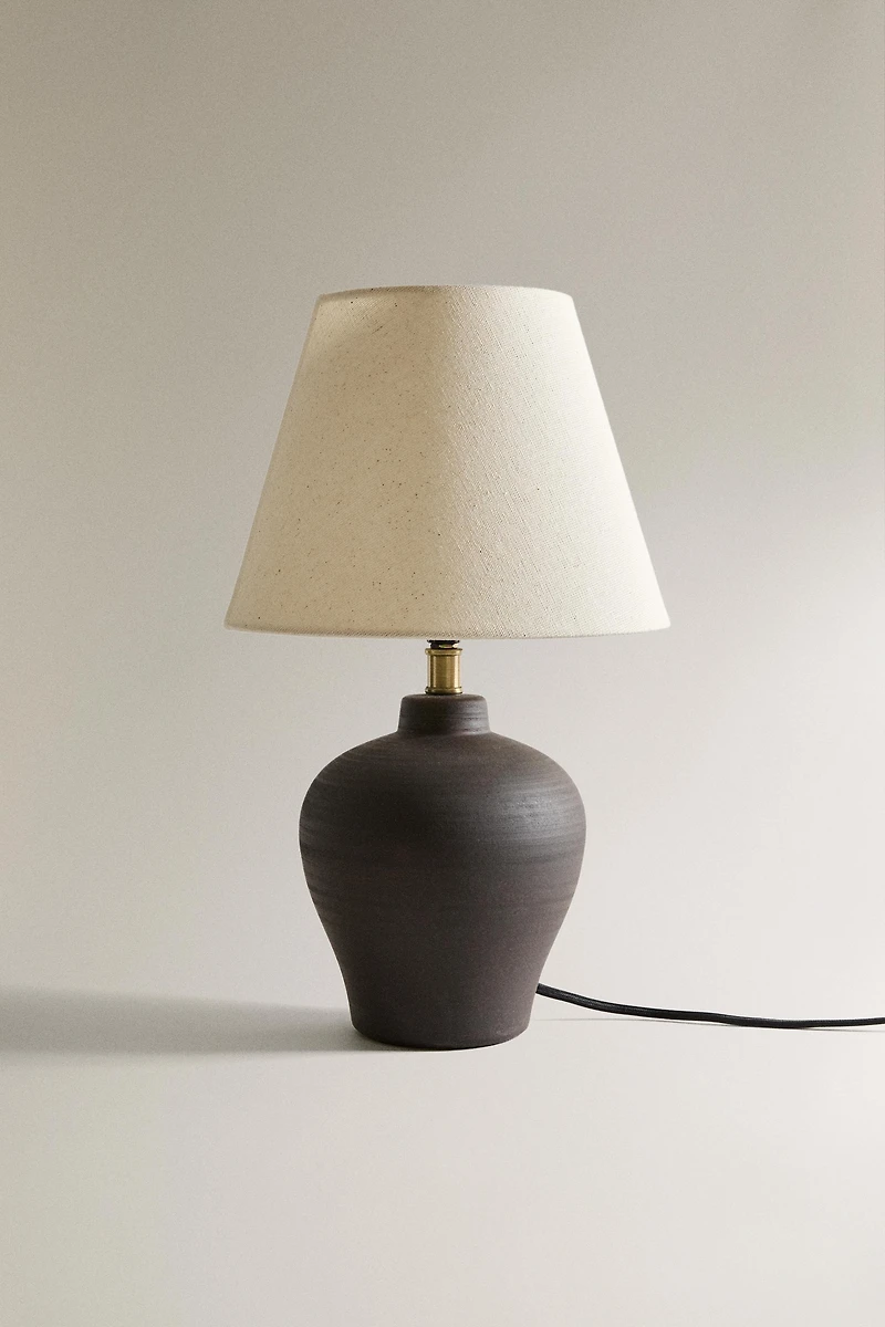 CERAMIC TABLE LAMP