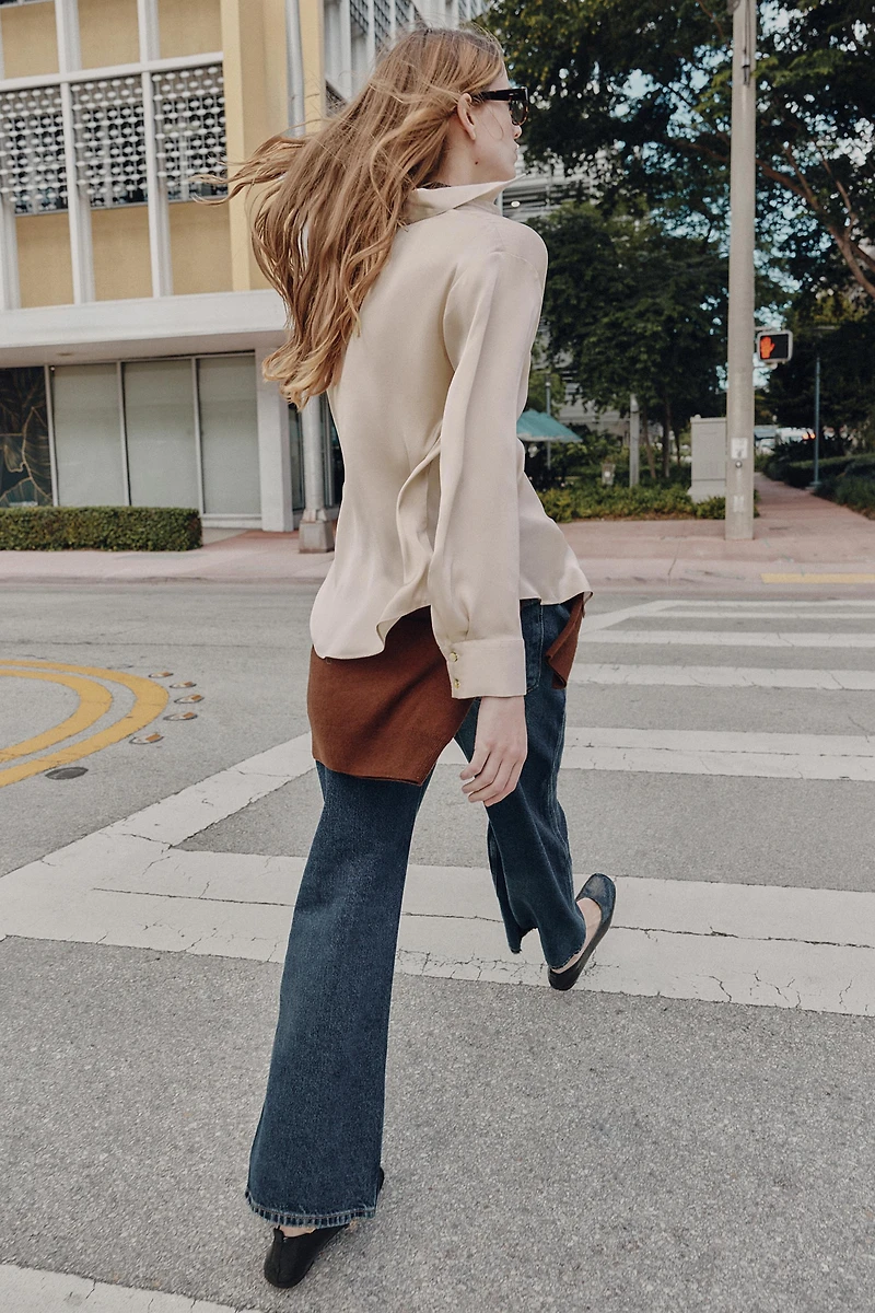 ASYMMETRIC HEM SATIN EFFECT SHIRT