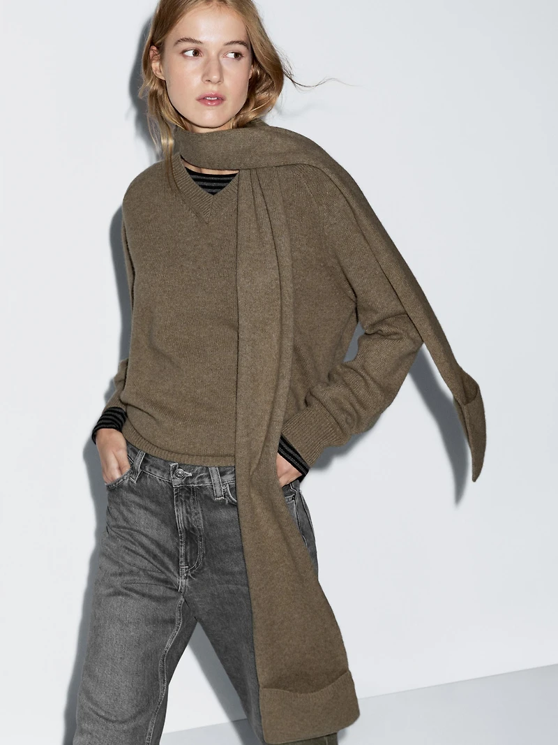 100% wool knit sweater with scarf and pocket
