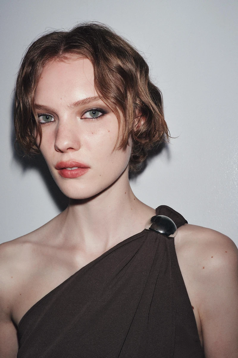 ASYMMETRIC CREPE TOP