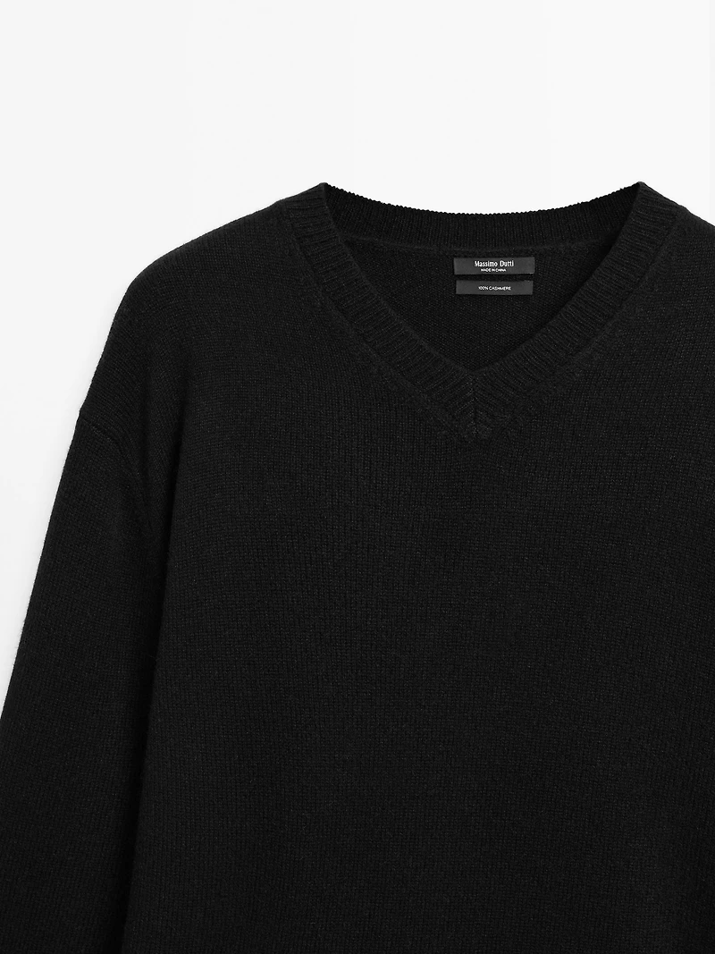 100% cashmere oversize V-neck sweater