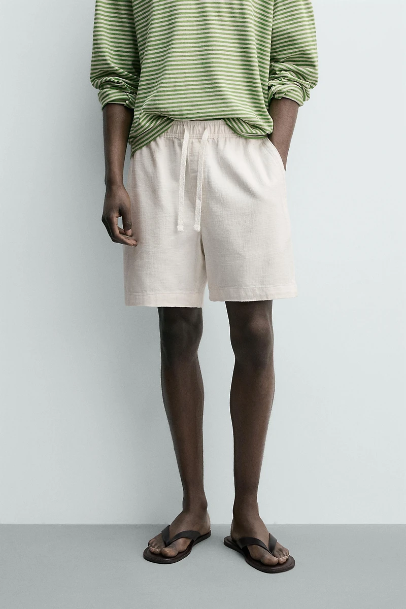 REGULAR FIT TEXTURED SHORTS