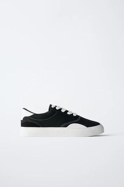 SKATER SNEAKERS