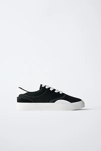 SKATER SNEAKERS