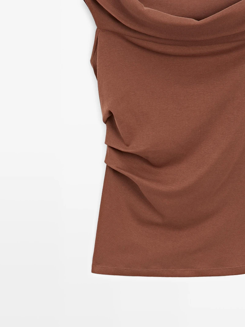 Top drapé avec nœud