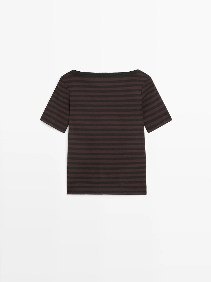 Striped short sleeve boat neck T-shirt