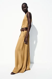 SATIN WIDE LEG BELTED PANTS