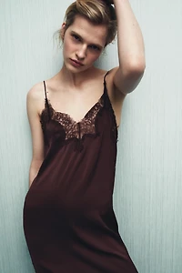 ROBE PLISSÉE DENTELLE
