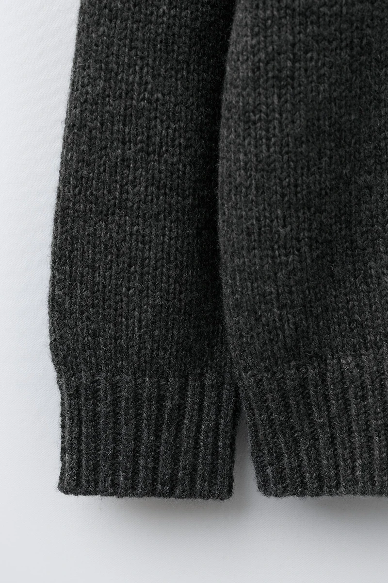 AGES 7-12/ WOOL BLEND KNIT JUMPER WITH EMBROIDERED REINDEER AND HEARTS