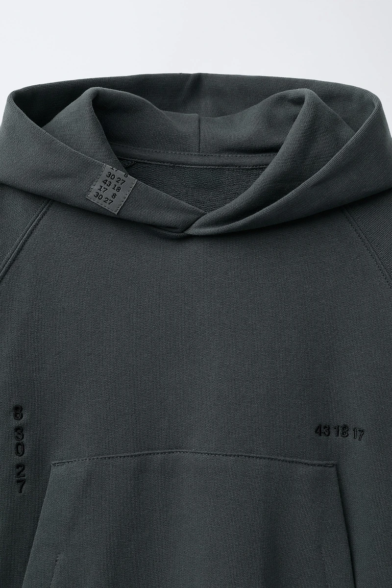 EMBROIDERED HOODIE SWEATSHIRT