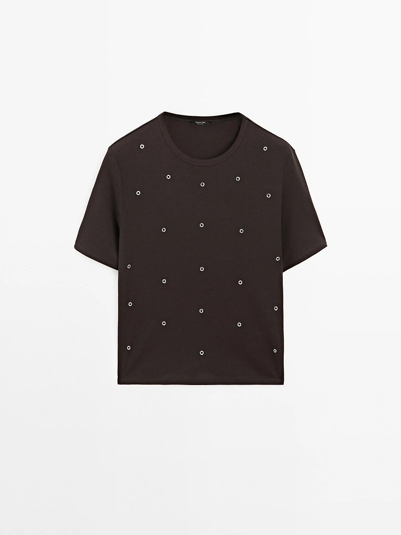 Oversized T-shirt with eyelets