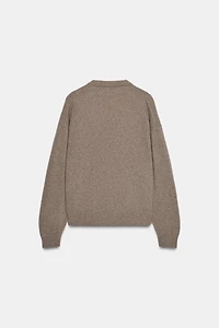 CASHMERE AND WOOL V-NECK JUMPER