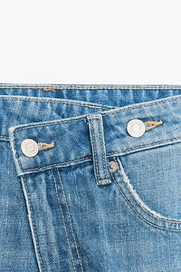 HIGH-RISE CROSS WAIST MOM FIT TRF DENIM SHORTS