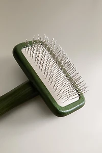 CURVED BRISTLE PET BRUSH