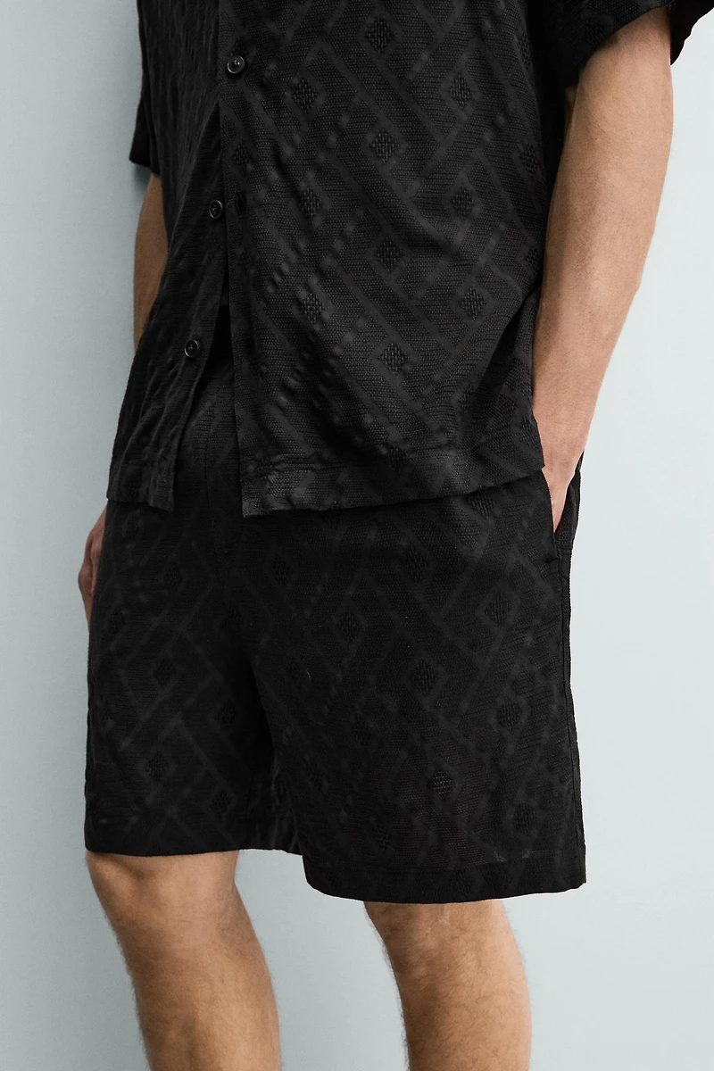 GEOMETRIC JACQUARD SHORTS