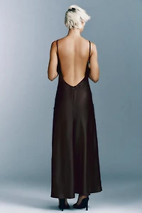 ROBE MI-LONGUE EN SATIN ET DENTELLE
