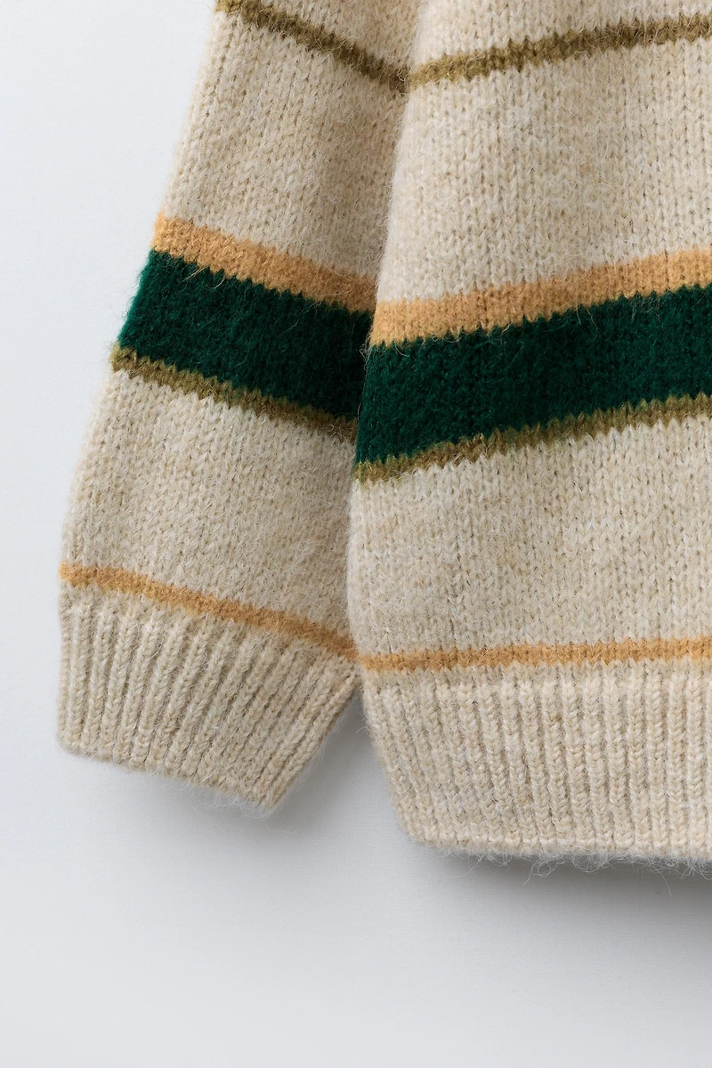 PULL EN MAILLE À RAYURES