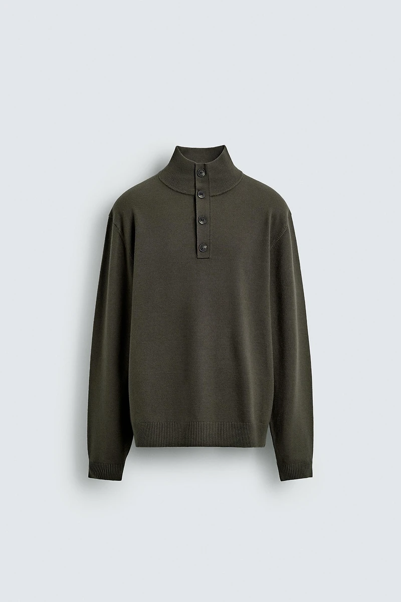 MOCK NECK BUTTON SWEATER