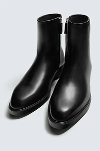 POINTED LEATHER BOOTS