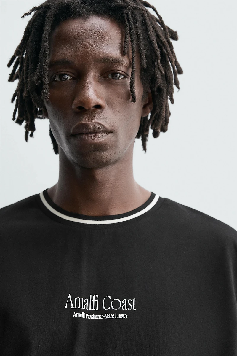 RAISED PRINT TEXT T-SHIRT