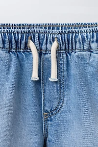 DENIM SHORTS WITH LABEL