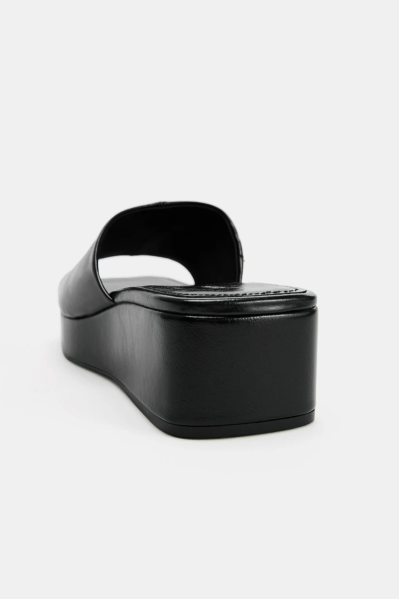 LEATHER PLATFORM SANDALS