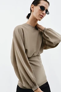 BALLOON SLEEVE TOP WITH FITTED HEM