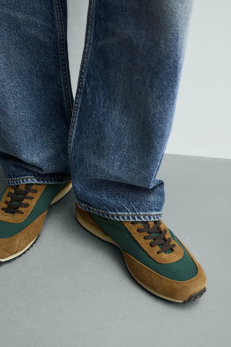 RETRO STYLE SNEAKERS