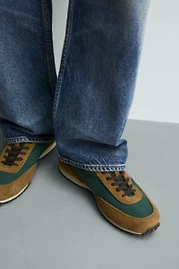 RETRO STYLE SNEAKERS