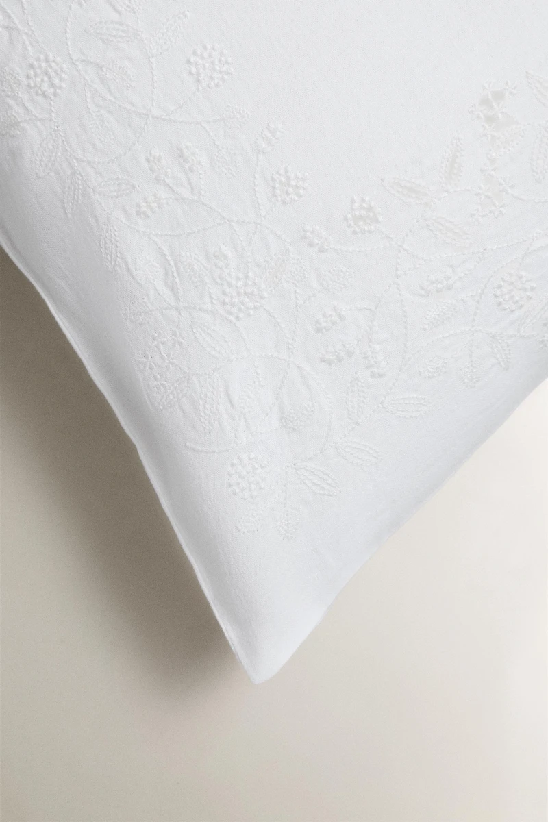 EMBOSSED COTTON AND LINEN PILLOWCASE