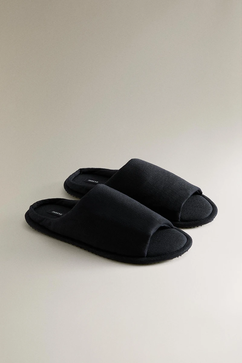 OPEN FABRIC SLIPPERS