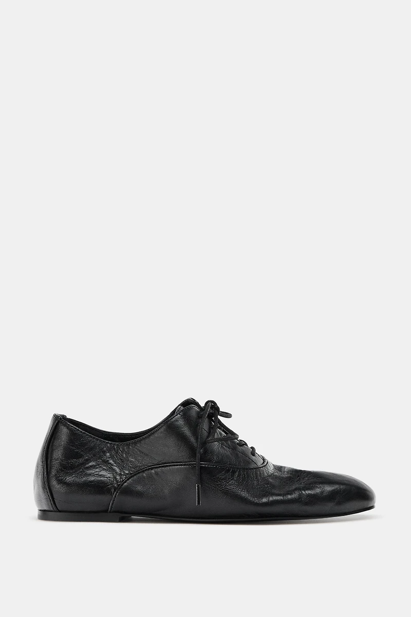 LACED LOW HEEL LEATHER SHOES