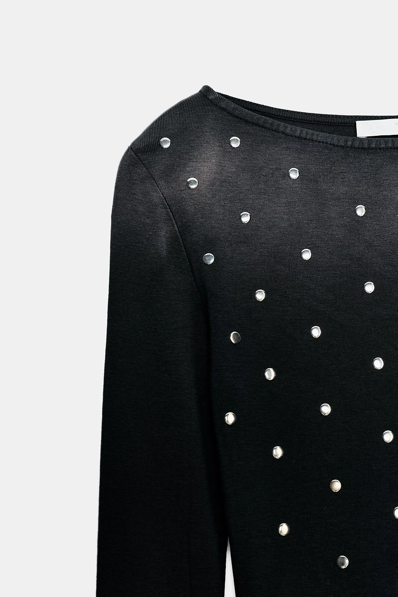 WASHED EFFECT STUDDED T-SHIRT
