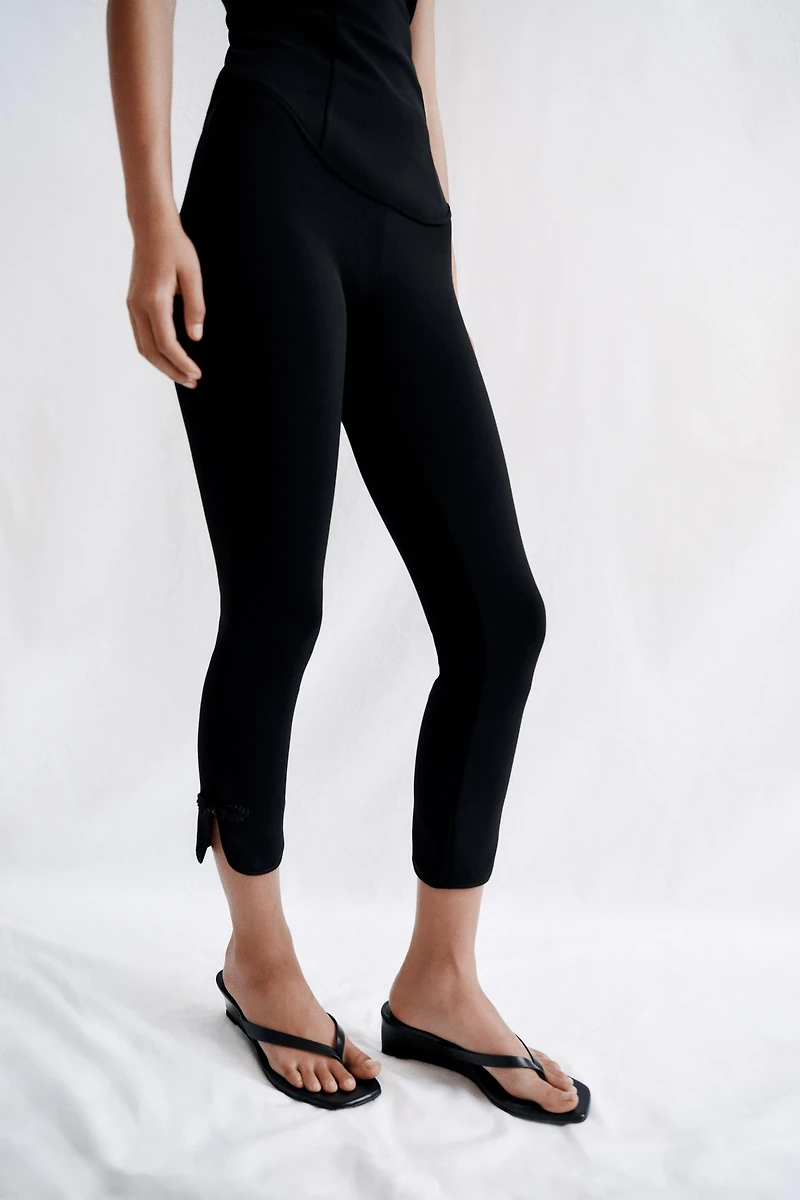 FROG FASTENING CAPRI PANTS