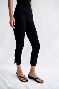FROG FASTENING CAPRI PANTS