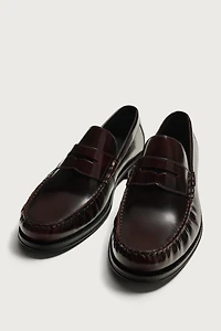 MOCASSINS EN CUIR À MASQUE