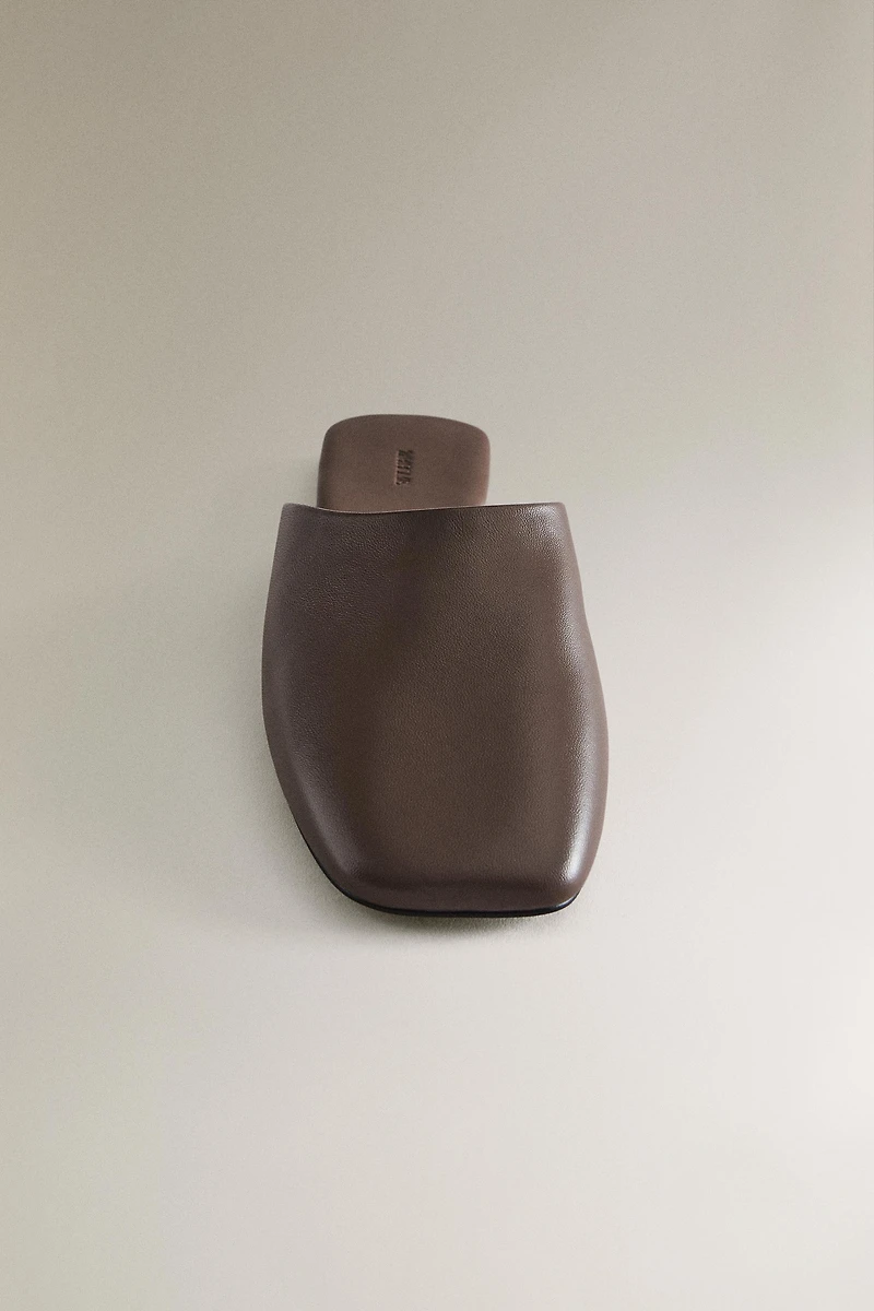 MULES CUIR BOUT CARRÉ